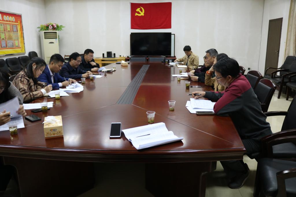 监督领导小组成员对各食堂进行考核量化评分